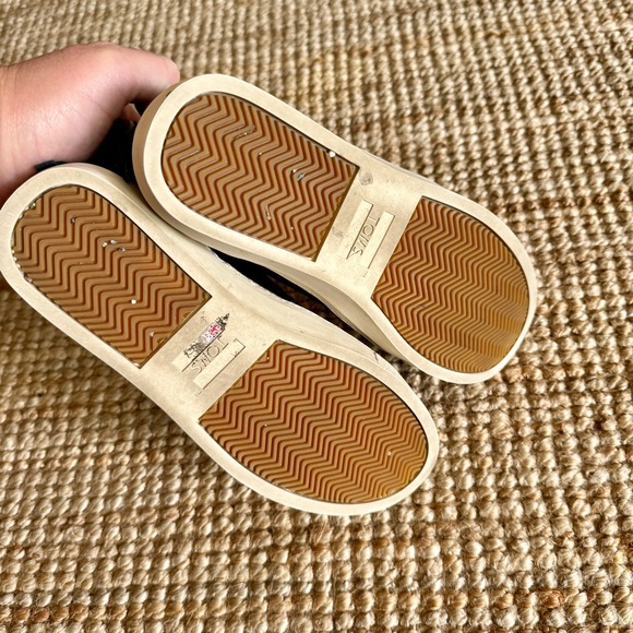TOMS Paxton shoes. Excellent condition! - Picture 6 of 6
